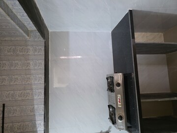 Furnished Amenities in 1.5 BHK Apartment at Somaiya House, Vile Parle East – for Rent