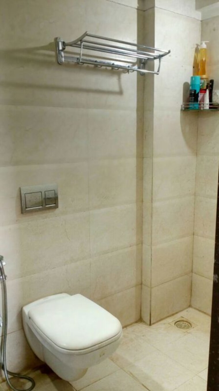 Bathroom, madhav-palacia 2.5 Bedroom 750 Sq.Ft. Apartment In Ghodbunder Road Thane 10122913