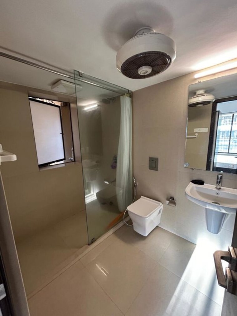 Attached Bathroom, bandra west 2 Bedroom 900 Sq.Ft. Apartment In Bandra West Mumbai 10122925