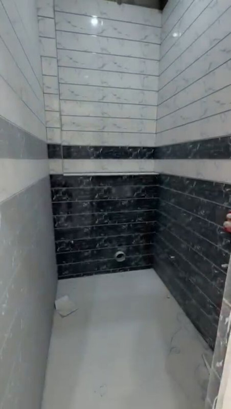Bathroom, aurangabad khalsa 3 Bedroom 1200 Sq.Ft. Independent House In Aurangabad Khalsa Lucknow 10122948