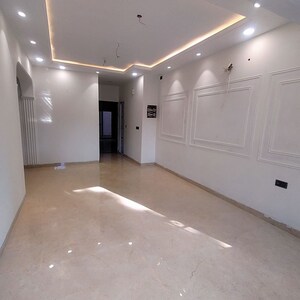 Room in 2 BHK Builder Floor at Sector 57 – for Sale