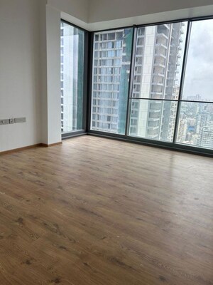 Room in 4 BHK Apartment at Rustomjee Crown, Prabhadevi – for Rent