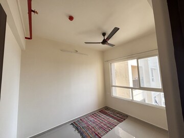 Room in 2 BHK Apartment at Puranik Abitante, Bavdhan – for Rent