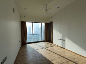 Room in 4 BHK Apartment at Rustomjee Crown, Prabhadevi – for Rent