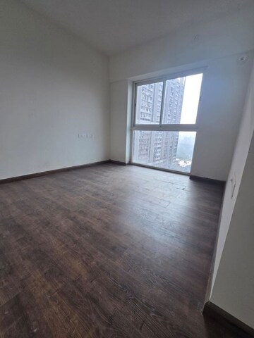 Room in 1.5 BHK Apartment at Kandivali East – for Rent