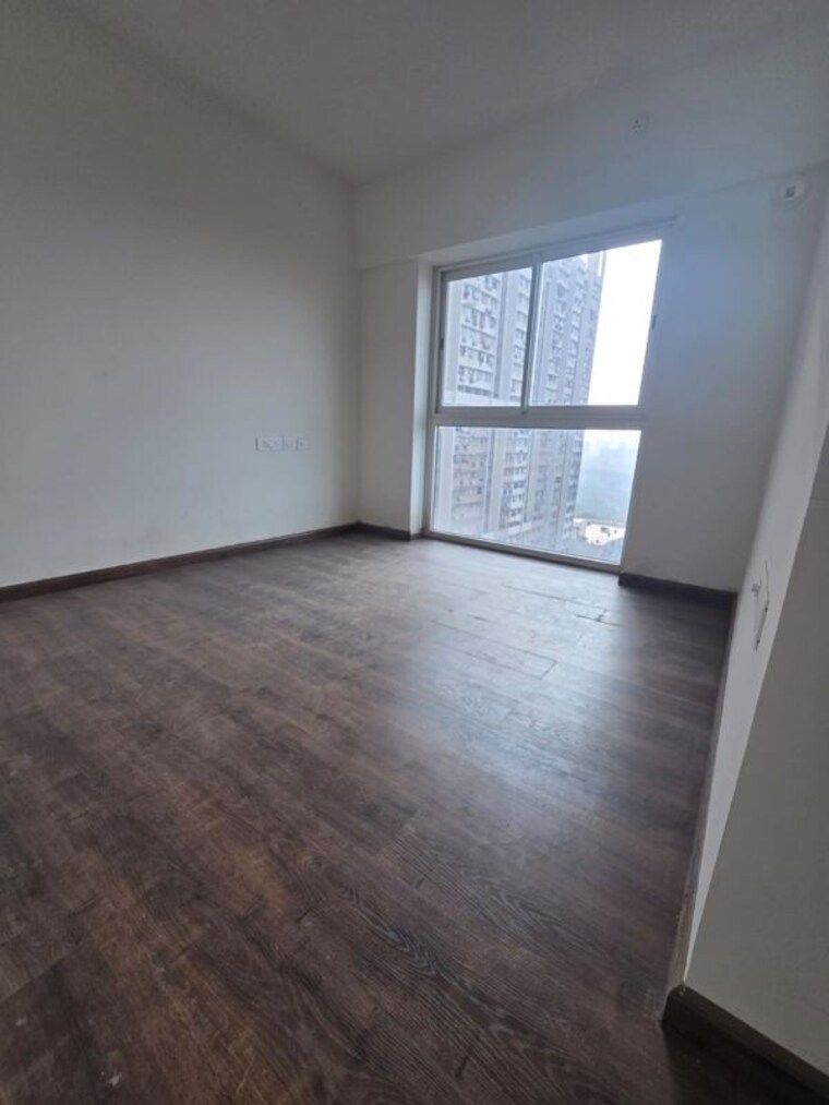 Room, kandivali east 1.5 Bedroom 650 Sq.Ft. Apartment In Kandivali East Mumbai 10123030