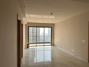Room in 3 BHK Apartment at DLF Belvedere Towers, Sector 24 – for Rent