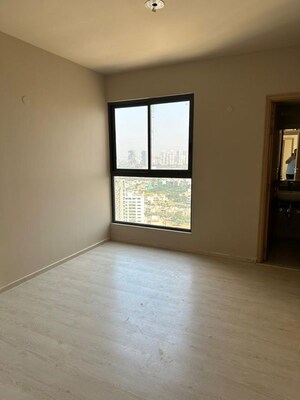 Room in 3 BHK Apartment at DLF Belvedere Towers, Sector 24 – for Rent