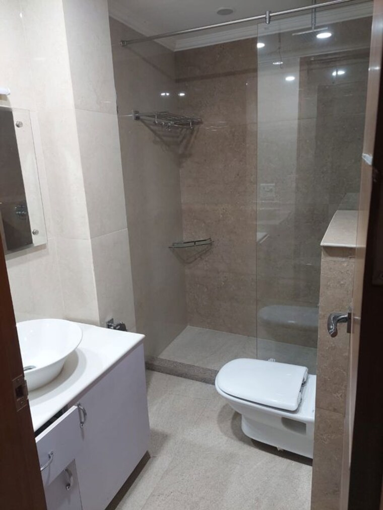 Bathroom, greater kailash 3 Bedroom 1953 Sq.Ft. Builder Floor In Greater Kailash Delhi 10123053