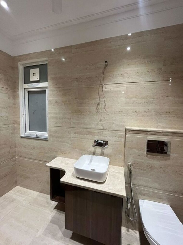 Bathroom, sector 45 3 Bedroom 1800 Sq.Ft. Builder Floor In Sector 45 Gurgaon 10123067