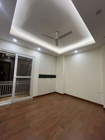 Room in 3 BHK Builder Floor at Sector 45 – for Rent