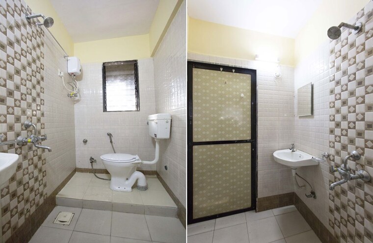 Bathroom, malad west Pg For Boys In Malad West 10123072