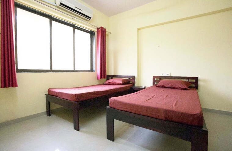 Room, malad west Pg For Boys In Malad West 10123072