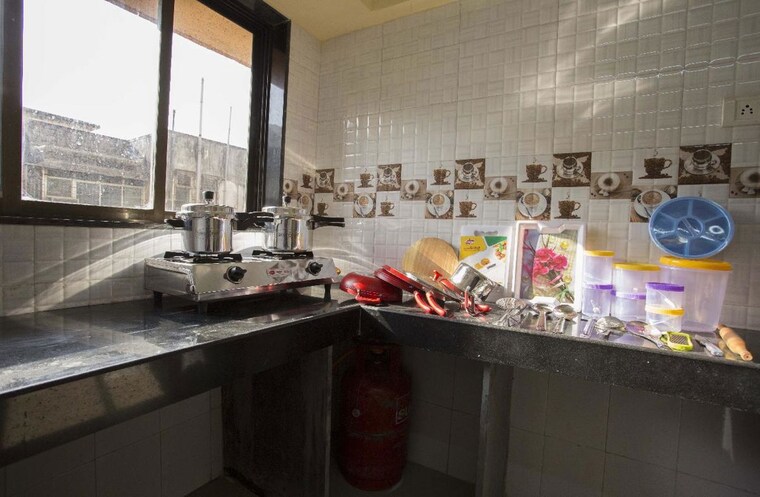 Kitchen, malad west Pg For Boys In Malad West 10123072