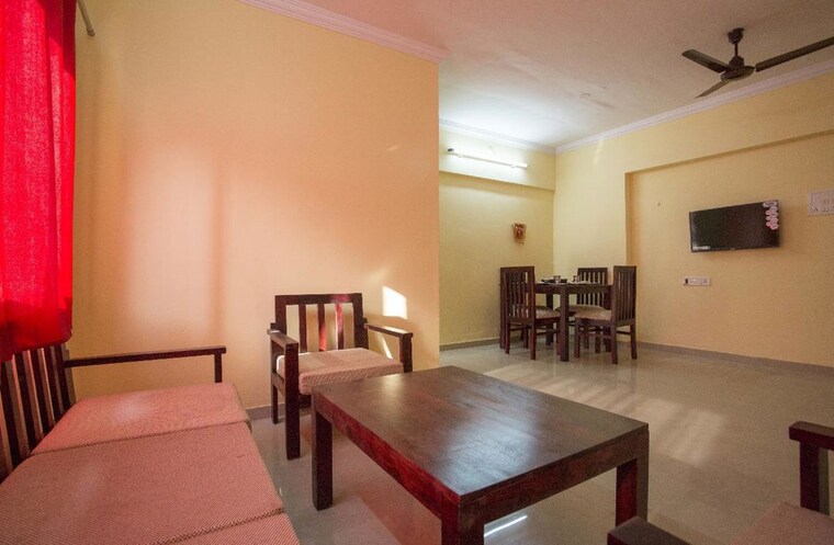 Room, malad west Pg For Boys In Malad West 10123072