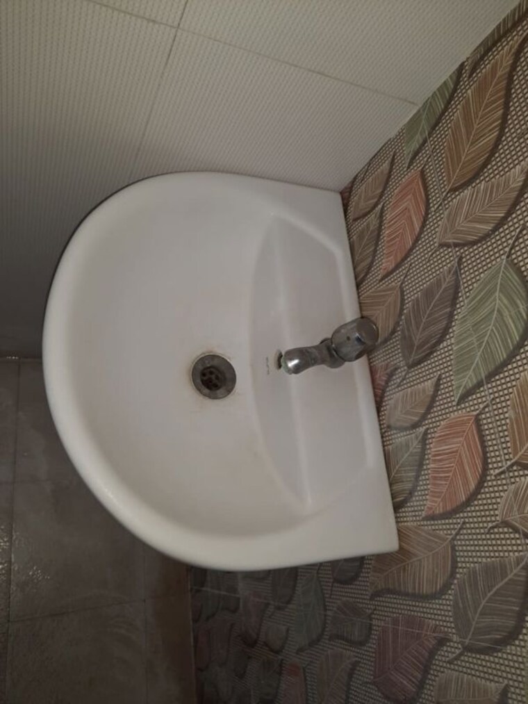 Bathroom, kudasan 3 Bedroom 1400 Sq.Ft. Apartment In Kudasan Gandhinagar 10123074