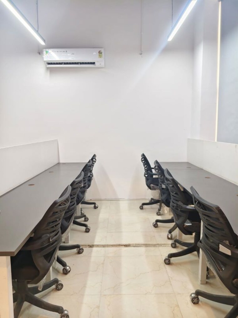 undefined, sector 63 Commercial Office Space 450 Sq.Ft. In Sector 63 Noida 10123051