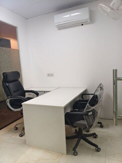 Office Space For Rent in Sector 63