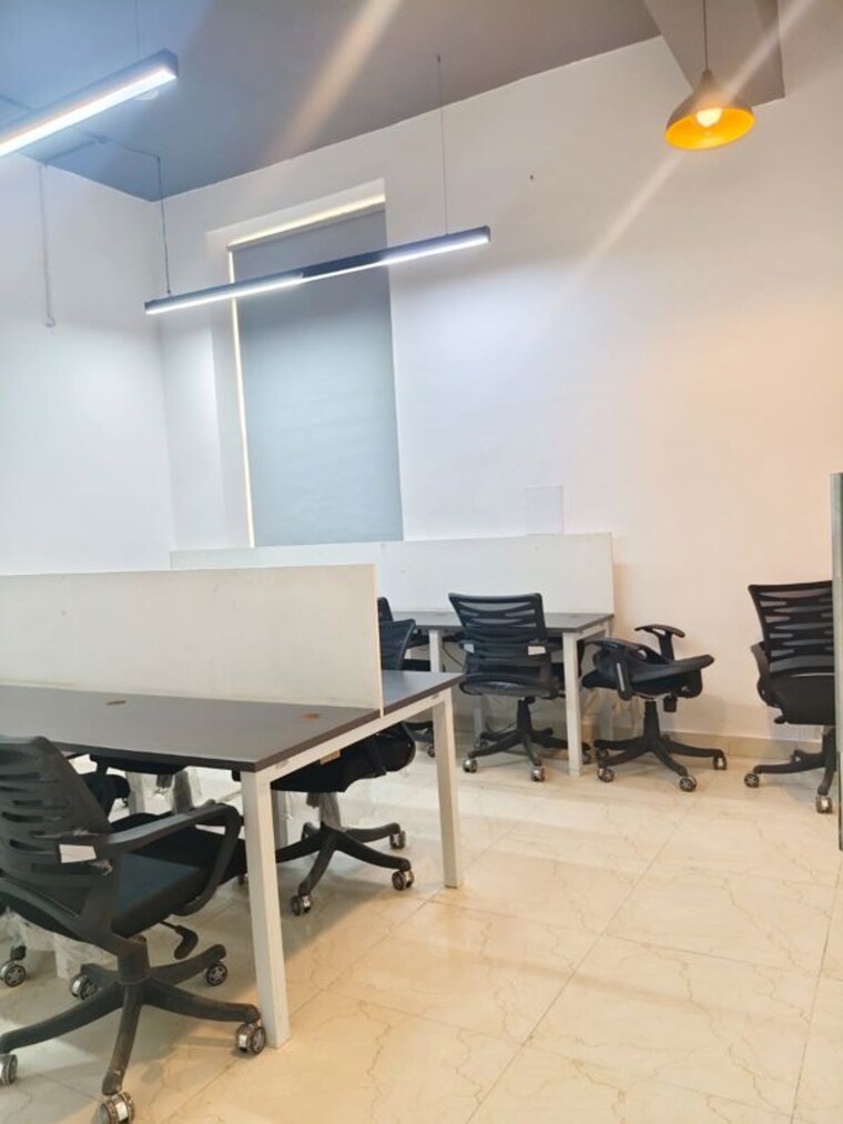 Gym, sector 63 Commercial Office Space 450 Sq.Ft. In Sector 63 Noida 10123051