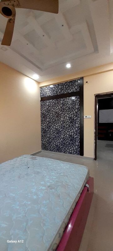 Bedroom in 3 BHK Apartment at Pachpedi Naka – for Rent