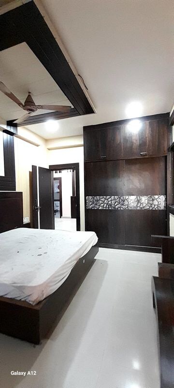Bedroom in 3 BHK Apartment at Pachpedi Naka – for Rent