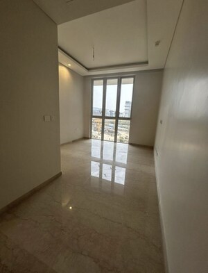 Room in 3 BHK Apartment at Adani Ten BKC, Bandra East – for Rent