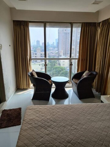 Bedroom in 1 BHK Apartment at Khar West – for Rent