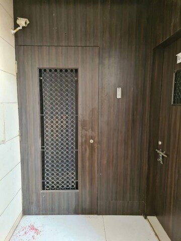  1 BHK Apartment at Khar West – for Rent