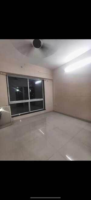 Room in 1 BHK Apartment at Royal Oasis, Malad West – for Rent