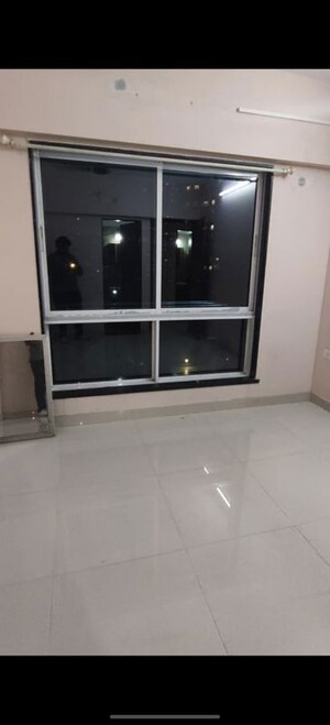 Furnished Amenities in 1 BHK Apartment at Royal Oasis, Malad West – for Rent