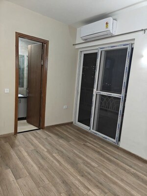Room in 3 BHK Apartment at Godrej Icon, Sector 88a – for Rent