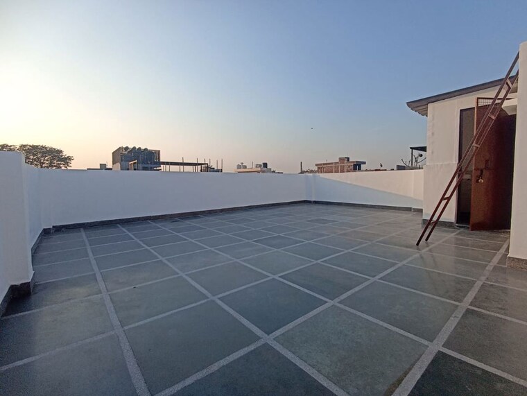 Terrace, greater kailash i 3 Bedroom 2000 Sq.Ft. Apartment In Greater Kailash I Delhi 10123470