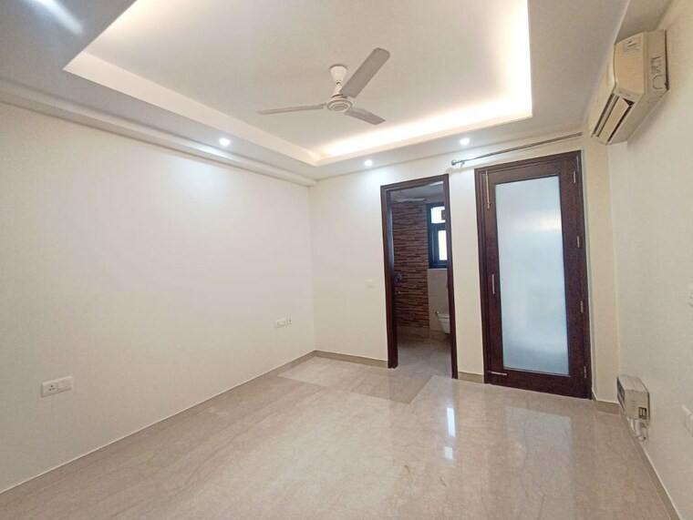Room, greater kailash i 3 Bedroom 2000 Sq.Ft. Apartment In Greater Kailash I Delhi 10123470
