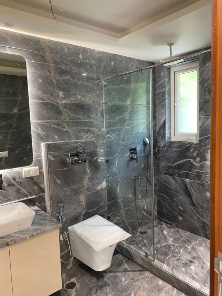 Bathroom, panchsheel enclave 3 Bedroom 804 Sq.Ft. Builder Floor In Panchsheel Enclave Delhi 10123592