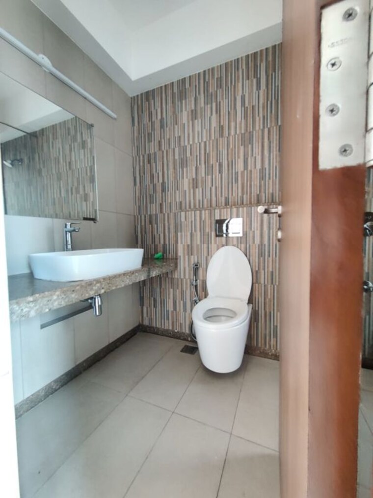Bathroom, chandivali 2 Bedroom 888 Sq.Ft. Apartment In Chandivali Mumbai 10123682