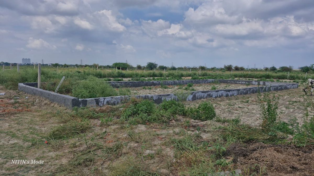 Plot For Sale in Majra