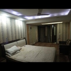 4 BHK + Pooja Room,Servant Room,Study Room Builder Floor For Sale in Sector 18