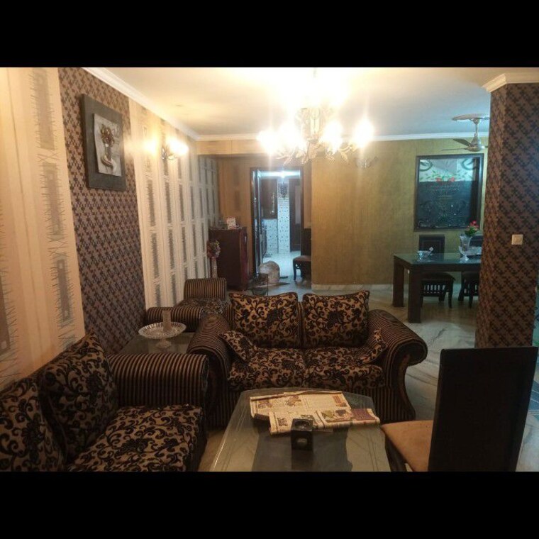 Living Room, sector 18 4 Bedroom 276 Sq.Yd. Builder Floor In Sector 18 Faridabad 10123893