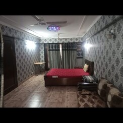 4 BHK + Pooja Room,Servant Room,Study Room Builder Floor For Sale in Sector 18
