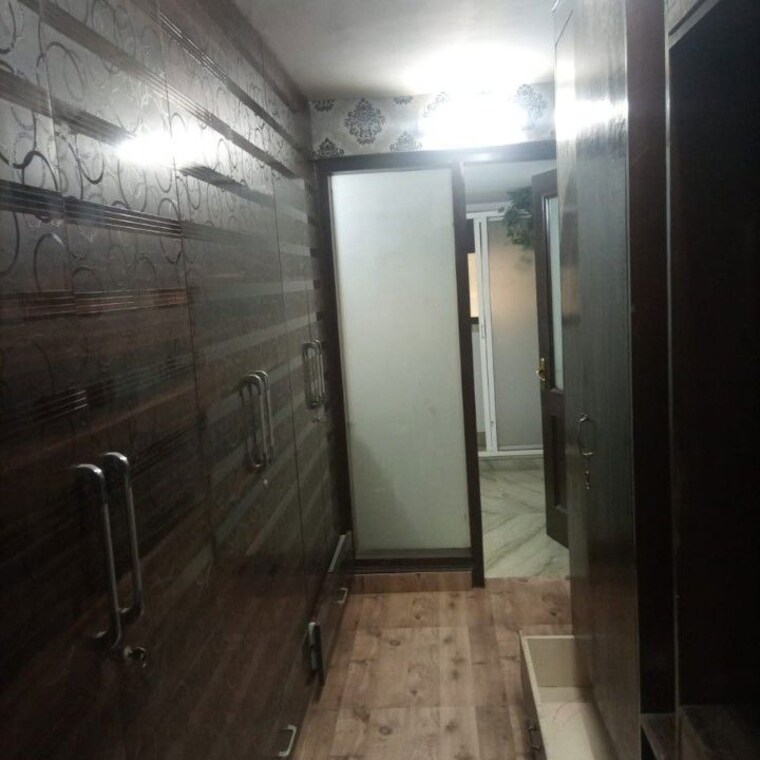 undefined, sector 18 4 Bedroom 298 Sq.Yd. Builder Floor In Sector 18 Faridabad 10123917