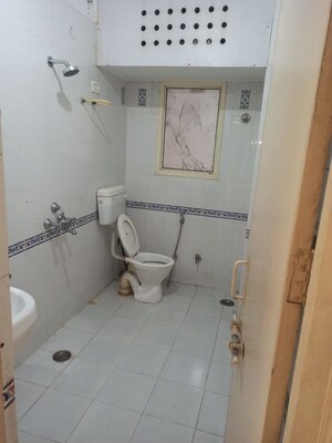 Bathroom in 3 BHK Apartment at Samiah Melrose Avenue, Vrindavan Yojna – for Sale