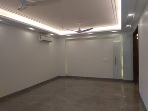 Room in 4 BHK Apartment at Sarvodaya Enclave – for Sale