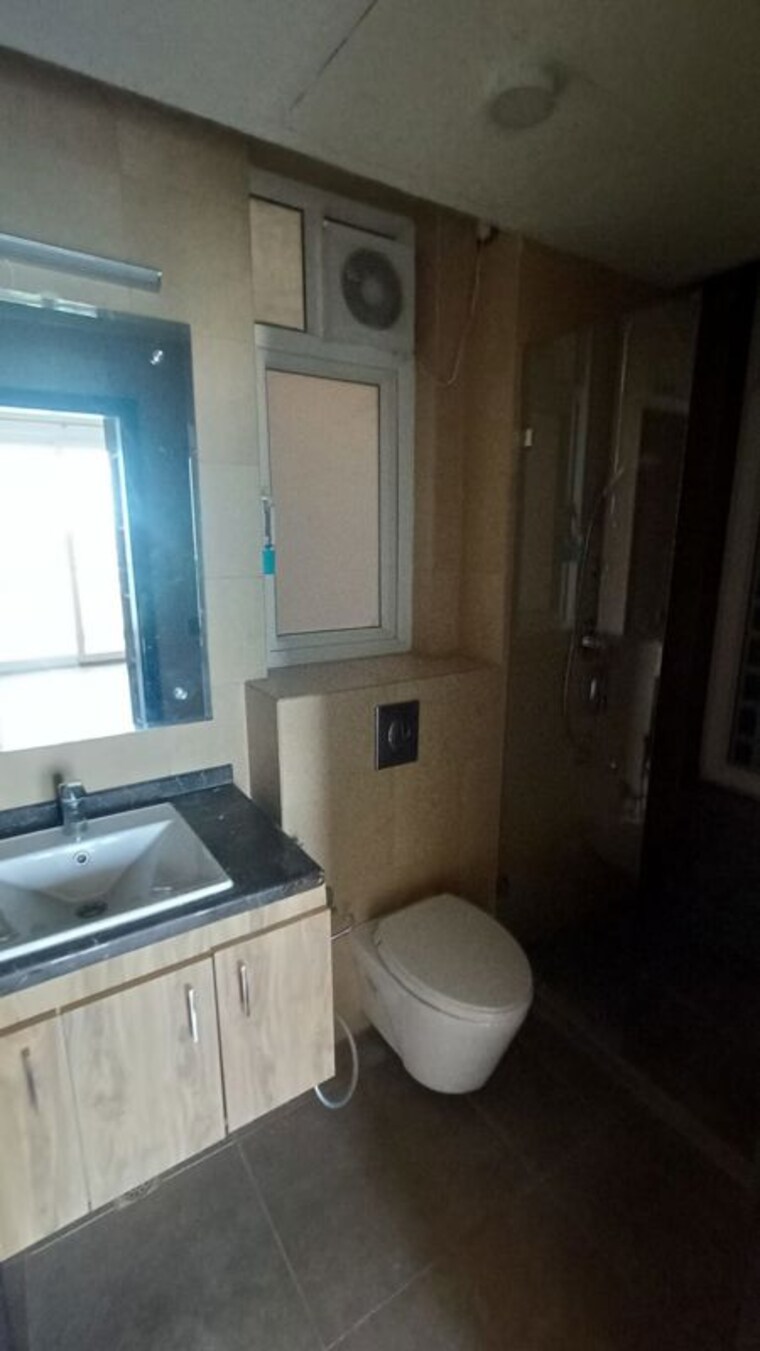 Bathroom, mahindra-luminare 3 Bedroom 2985 Sq.Ft. Apartment In Sector 59 Gurgaon 10124379