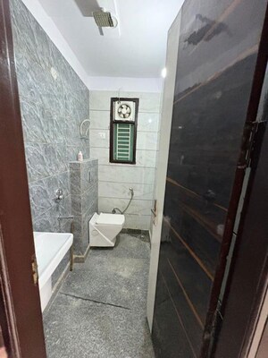  2 BHK Builder Floor at Chanakya Place – for Sale