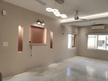 Room in 3 BHK Apartment at Vasant Kunj – for Rent
