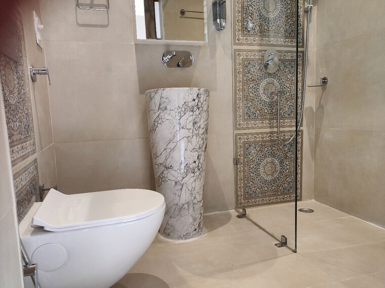 Bathroom, vasant kunj 3 Bedroom 1800 Sq.Ft. Apartment In Vasant Kunj Delhi 10124607