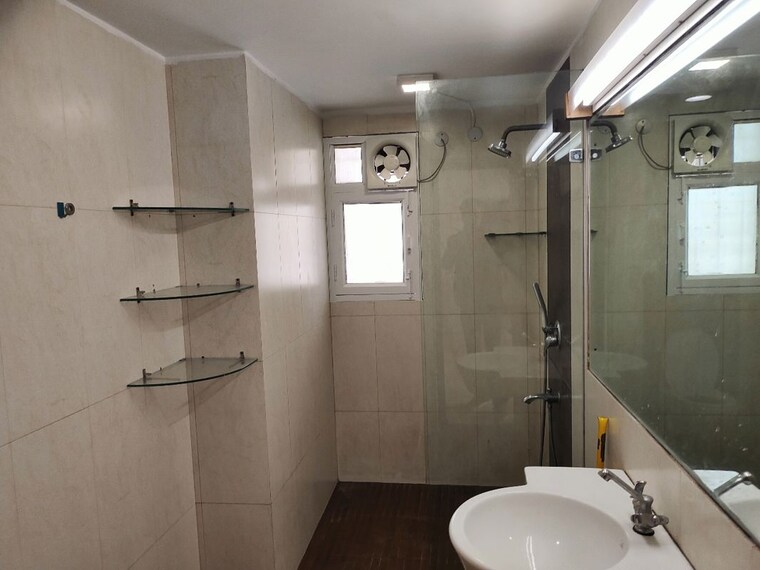 Bathroom, vasant kunj 3 Bedroom 1800 Sq.Ft. Apartment In Vasant Kunj Delhi 10124607