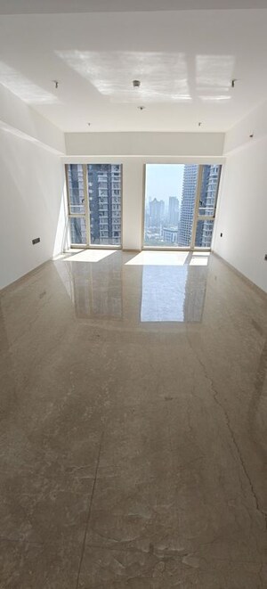 Room in 3 BHK Apartment at Lodha The Park, Worli – for Rent