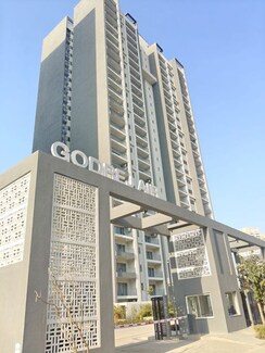 2 BHK + Extra Room Apartment For Rent in Godrej Air Sector 85