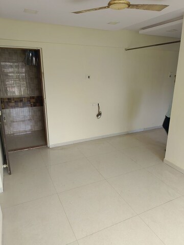 Room in 1 BHK Apartment at Kalwa – for Sale